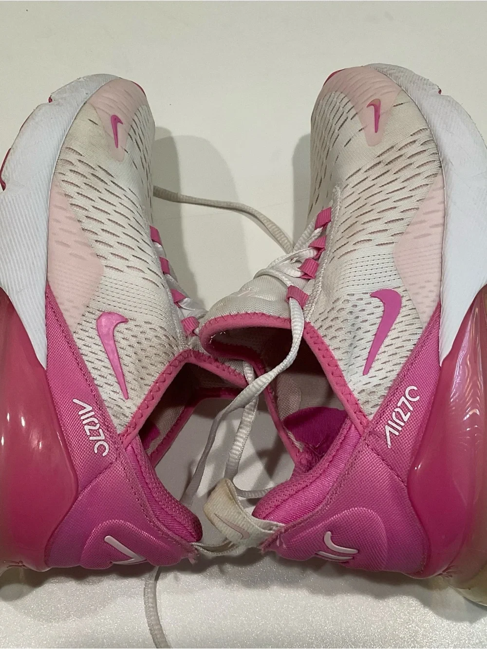 🌼🌼 Nike Girl’s Air Max 270 Shoes, Size 5.5Y